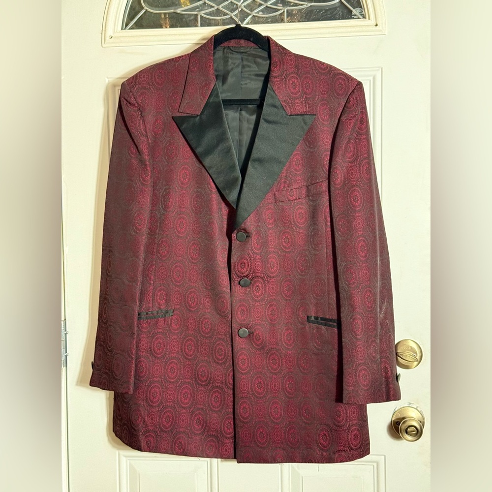 Fabulous Vintage Red Floral Brocade Tuxedo Smoking Jacket